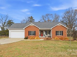 121 Polaris Dr, Wingate, NC 28174