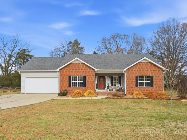 121 Polaris Dr, Wingate, NC 28174