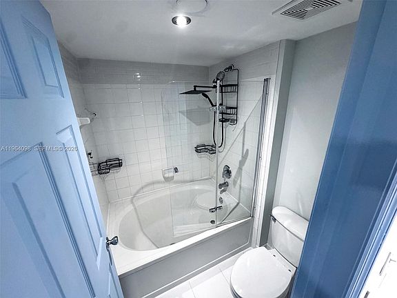 5th image of 2881 NE 185th St APT 102