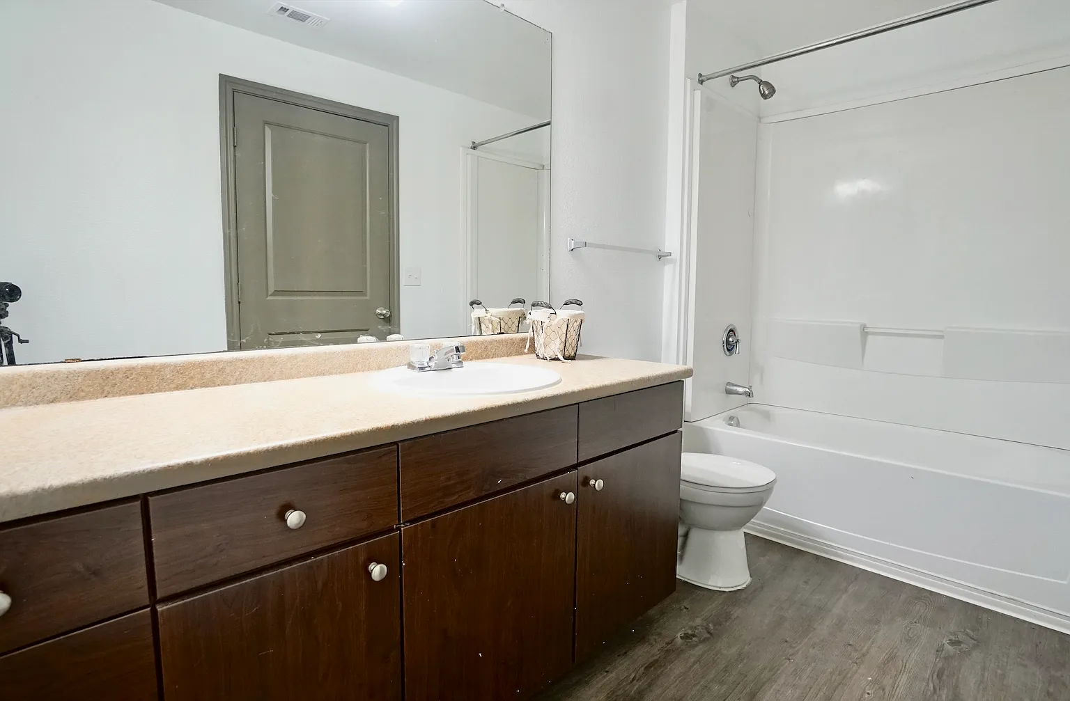 2 bed, 850 sqft, $1,290 — Photo 4