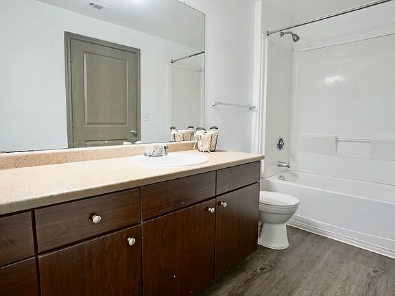 4th image of 1580 River Rd #1221