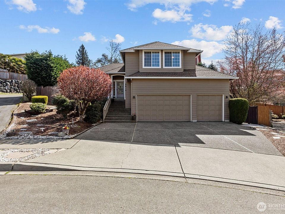 1st image of 2414 Kennewick Place NE