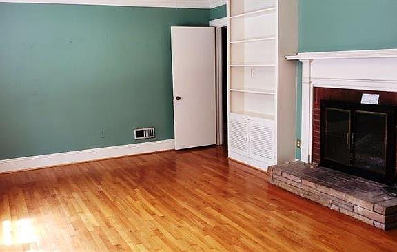 2nd image of 5192 Northview Dr