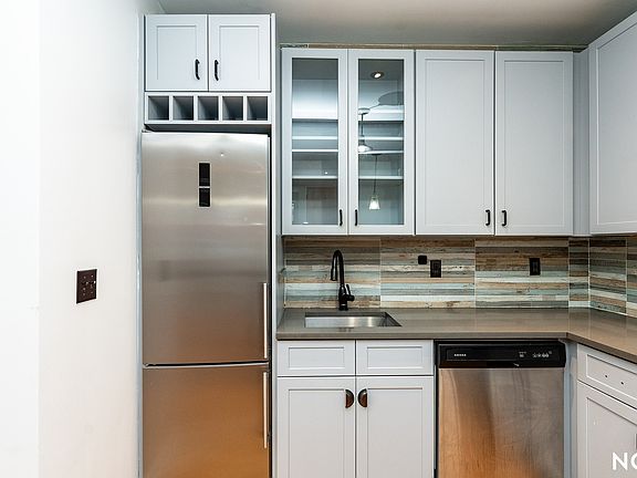 3rd image of 801 Driggs Ave #1B