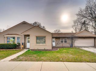 9300 S 49th Ct, Oak Lawn, IL 60453