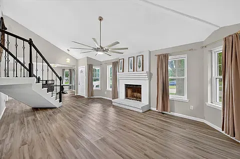 4 bed, 2.5 bath, 2176 sqft, $2,750 — Photo 3