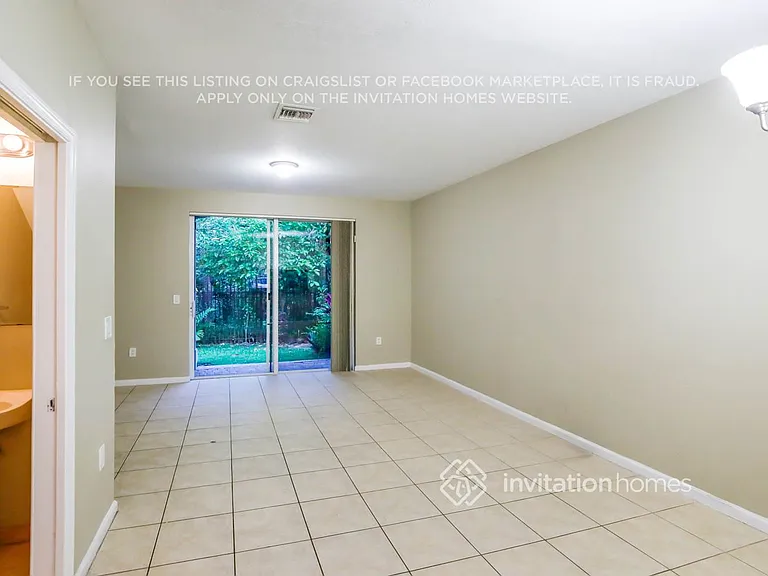 8214 SW 29th St #104 — Photo 6