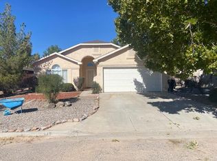 11 Flores Bonitas Ave, Los Lunas, NM 87031