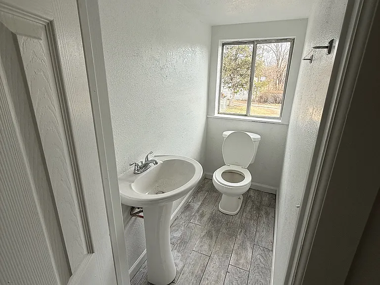 1001 N Hobson Ave — Photo 10