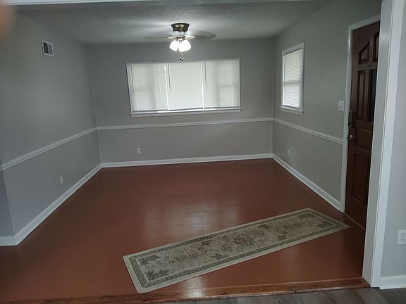 3rd image of 714 Crest Dr
