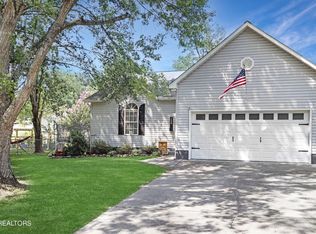 288 Airport Rd, Oliver Springs, TN 37840