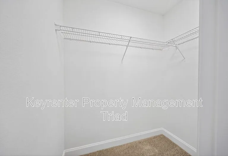 1153 Hawick Dr — Photo 22