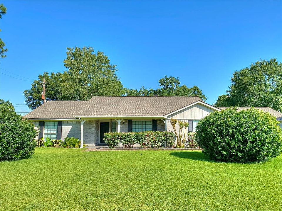 1st image of 2612 Longwood Dr
