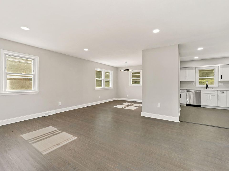 1st image of 8136 Murray Hill Dr