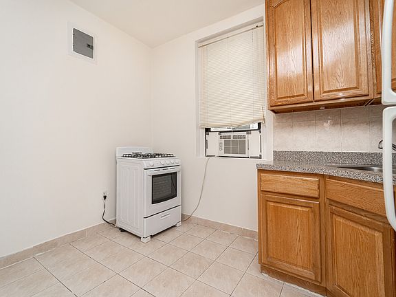 2nd image of 21-05 33rd St #1P