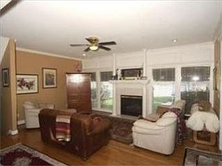 1st image of 1161 Huntington Dr