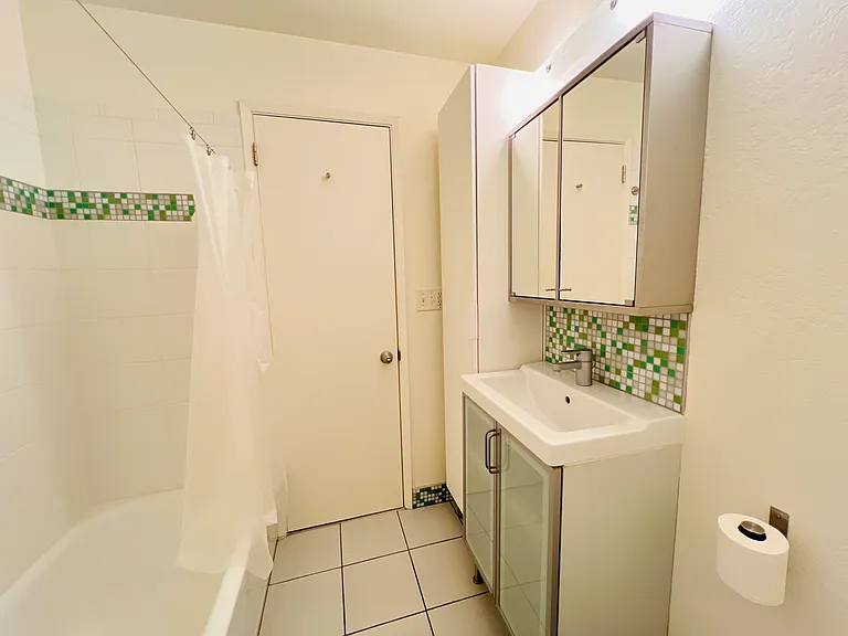 2326 W Thurman St — Photo 12