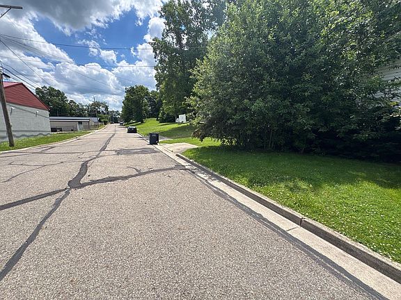 5th image of 942 Meadowview Ave