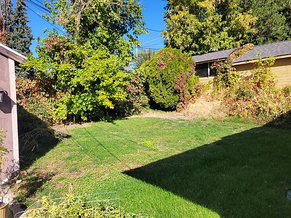 private, quiet backyard apartment looks out on