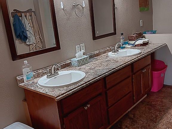 3rd image of 33495 Turkey Hill Ln