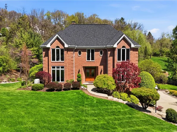 1621 Blackburn Heights Dr, Sewickley, PA 15143