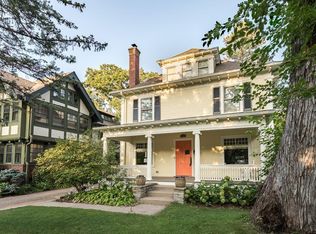 1725 Irving Ave S, Minneapolis, MN 55403