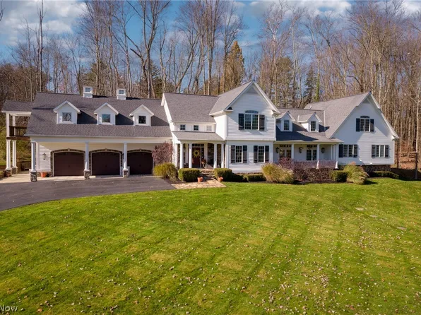 15 Park Ln, Moreland Hills, OH 44022