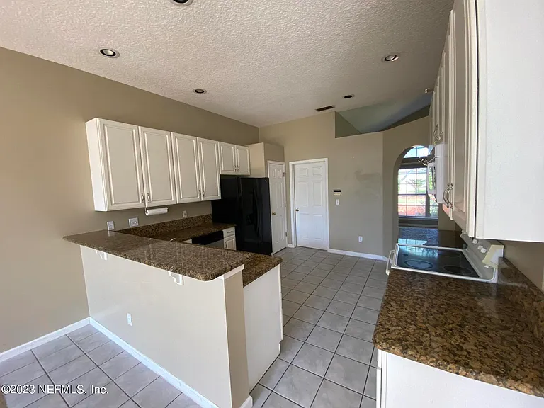 312 Morning Glory Ln — Photo 8