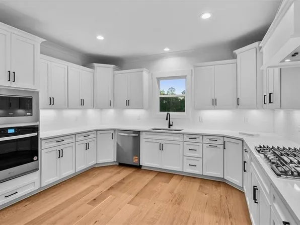 5090 Southern Pines Dr, Kernersville, NC 27284