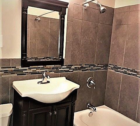 5th image of 2880 S Moreland Blvd APT 201