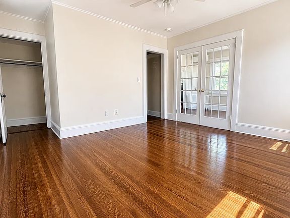 3rd image of 404 S Maple Ave