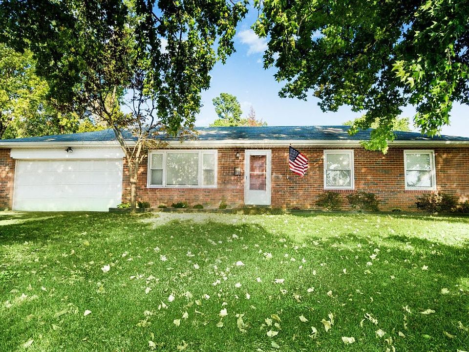 1st image of 2 Bromley Dr