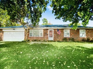 2 Bromley Dr, Saint Louis, MO