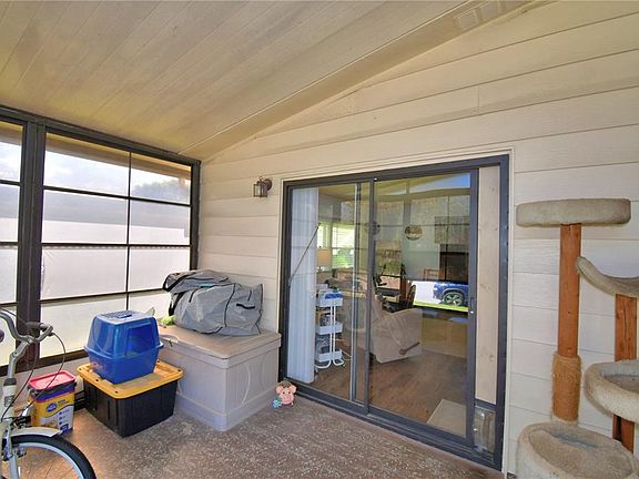 5th image of 447 Village Cir SW