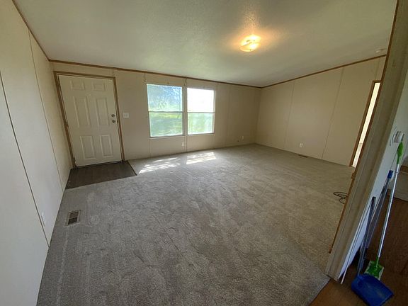 4th image of 929 Neighbors Corner Rd