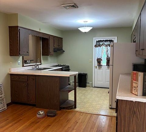 2nd image of 42 Gilligan Rd