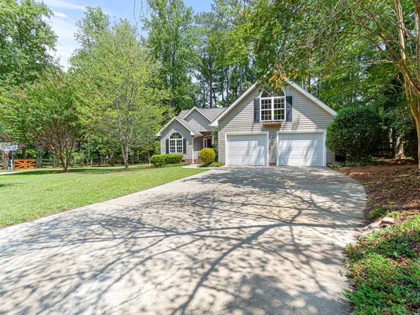 155 Sandhurst Pl, Southern Pines, NC 28387