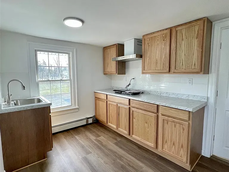 46 E Market St — Photo 10