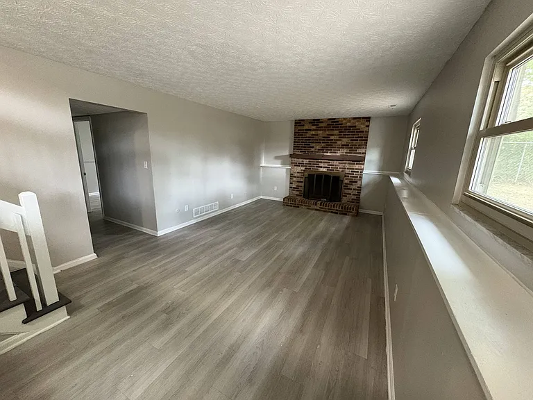 406 Seranade St — Photo 7