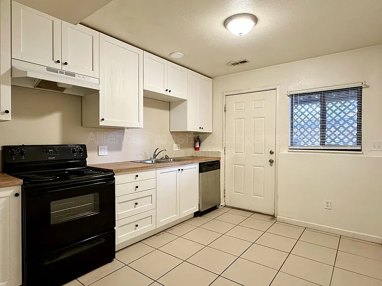 44 Sunflower Rd #B — Photo 6