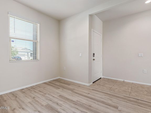 5th image of 30915 W MULBERRY Drive