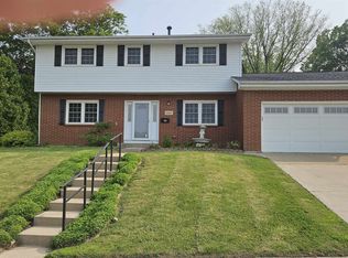 3424 Glencove Ln, Dubuque, IA 52002