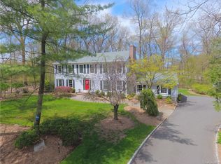 19 Thunderhead Pl, Mahwah, NJ 07430