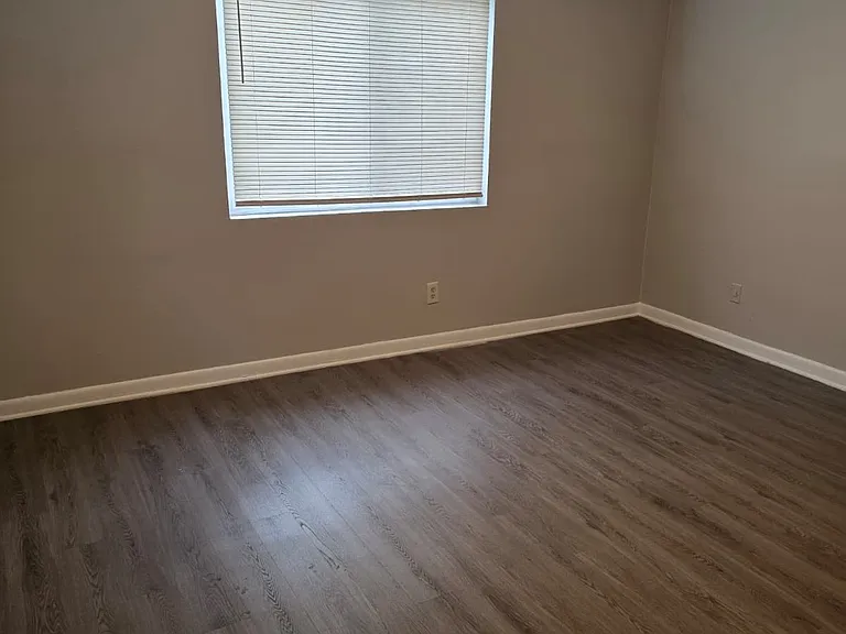 Glendale Place Apartments 2 — Photo 20