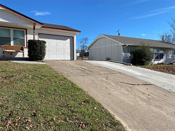 2nd image of 752 S Muskogee Ave #A