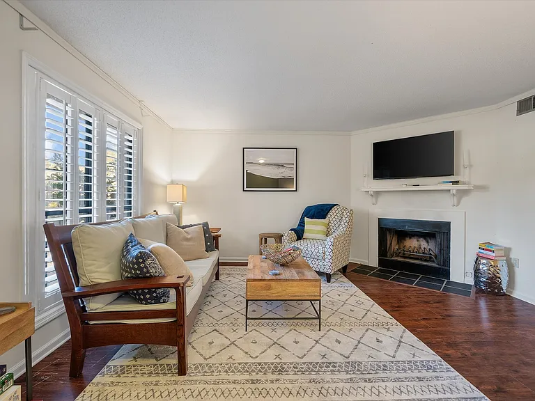 1018 Monticello Dr — Photo 3