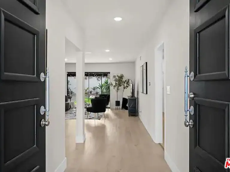 2617 S Beverly Dr — Photo 4