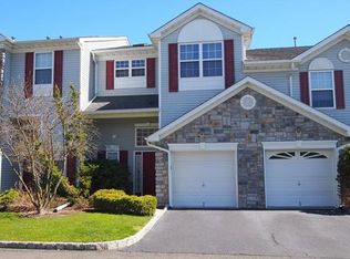17 Chimney Ct, Laurence Harbor, NJ 08879