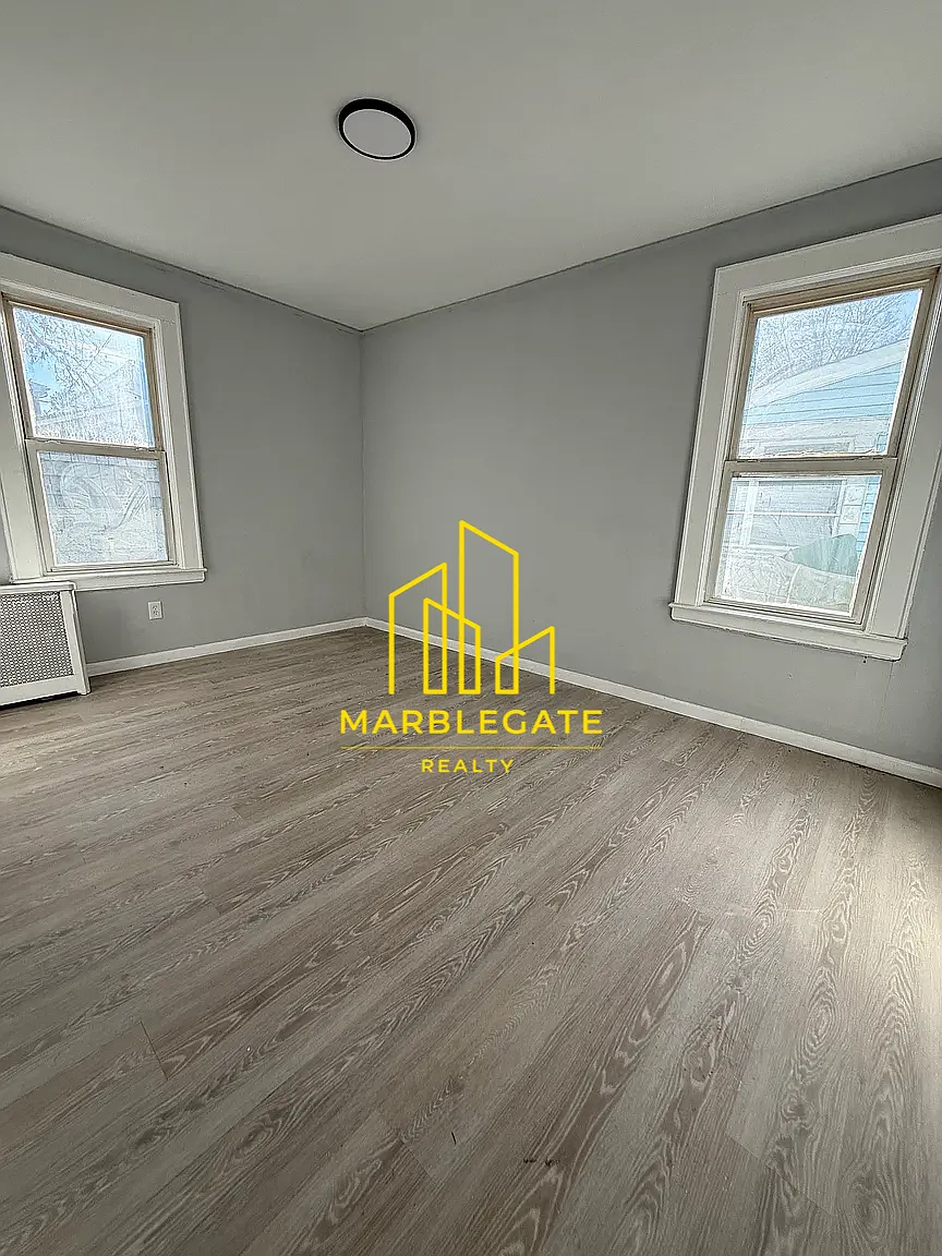 4 bed, 1.5 bath, $2,495 — Photo 3