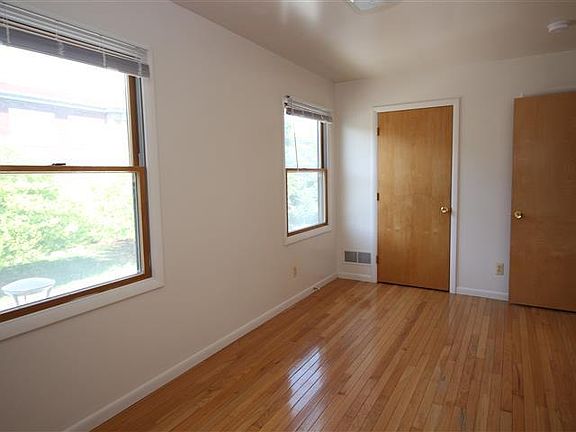 4th image of 217 W Cross St APT 3